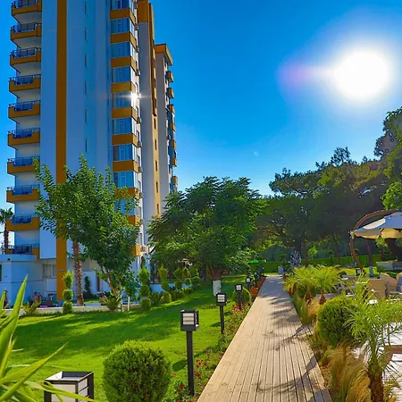 Hotell Lara Garden 4*