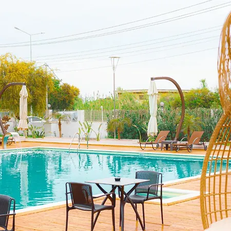Hotell Lara Garden 4*
